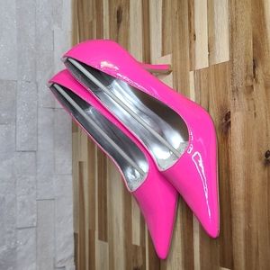 Pulse size 11 hot pink